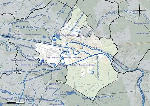 Carte en couleur présentant le réseau hydrographique de la commune