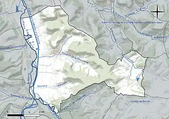 Carte en couleur présentant le réseau hydrographique de la commune