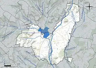 Carte en couleur présentant le réseau hydrographique de la commune