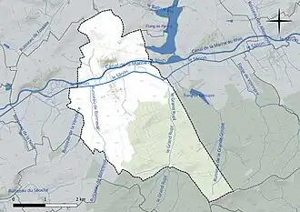 Carte en couleur présentant le réseau hydrographique de la commune