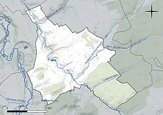 Carte en couleur présentant le réseau hydrographique de la commune