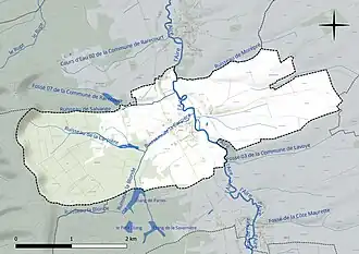 Carte en couleur présentant le réseau hydrographique de la commune