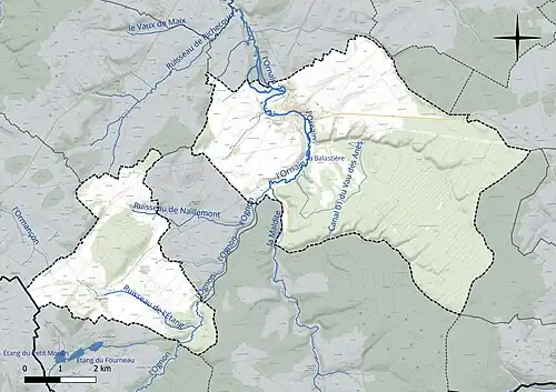 Carte en couleur présentant le réseau hydrographique de la commune