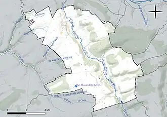 Carte en couleur présentant le réseau hydrographique de la commune