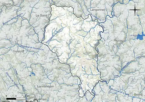 Carte en couleur présentant le réseau hydrographique de la commune