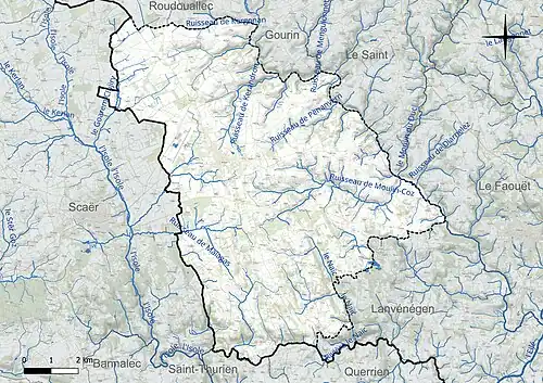 Carte en couleur présentant le réseau hydrographique de la commune