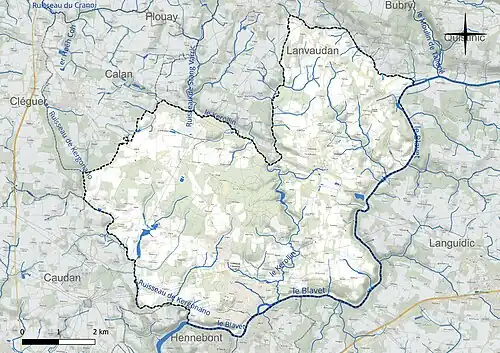 Carte en couleur présentant le réseau hydrographique de la commune