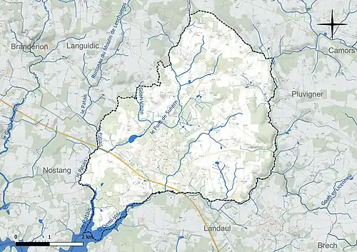 Carte en couleur présentant le réseau hydrographique de la commune