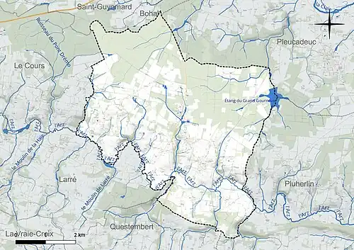 Carte en couleur présentant le réseau hydrographique de la commune