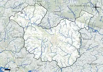 Carte en couleur présentant le réseau hydrographique de la commune