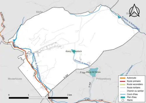 Carte en couleur présentant le réseau hydrographique de la commune