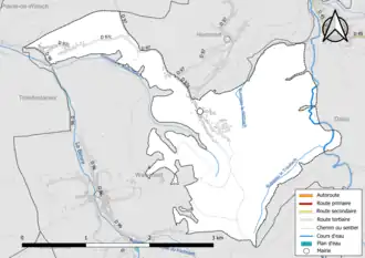 Carte en couleur présentant le réseau hydrographique de la commune