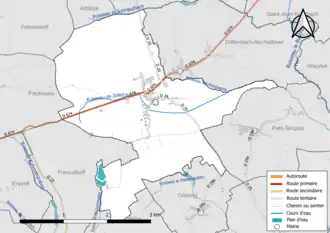Carte en couleur présentant le réseau hydrographique de la commune