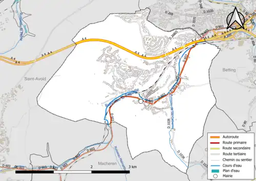 Carte en couleur présentant le réseau hydrographique de la commune
