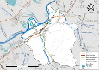 Carte en couleur présentant le réseau hydrographique de la commune