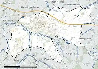 Carte en couleur présentant le réseau hydrographique de la commune