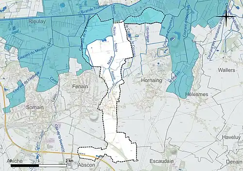 Carte en couleur présentant le réseau hydrographique de la commune