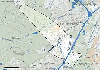 Carte en couleur présentant le réseau hydrographique de la commune