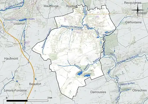 Carte en couleur présentant le réseau hydrographique de la commune