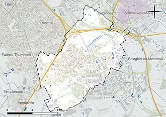 Carte en couleur présentant le réseau hydrographique de la commune