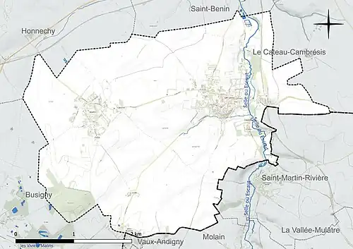 Carte en couleur présentant le réseau hydrographique de la commune