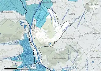 Carte en couleur présentant le réseau hydrographique de la commune