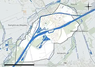 Carte en couleur présentant le réseau hydrographique de la commune