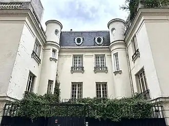 No&nbsp;5, avec ses deux tourelles.