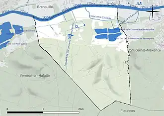 Carte en couleur présentant le réseau hydrographique de la commune