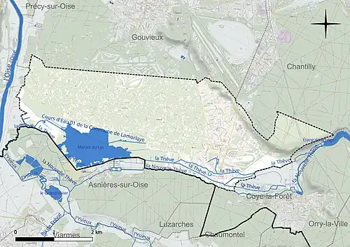 Carte en couleur présentant le réseau hydrographique de la commune