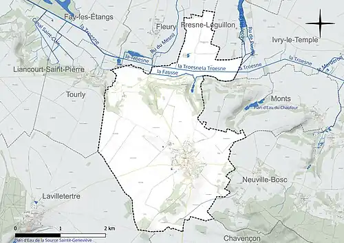 Carte en couleur présentant le réseau hydrographique de la commune