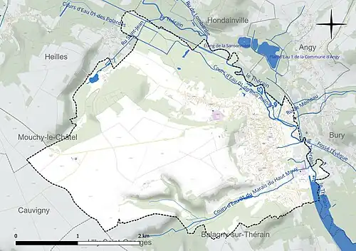 Carte en couleur présentant le réseau hydrographique de la commune