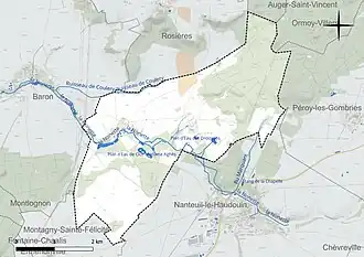 Carte en couleur présentant le réseau hydrographique de la commune