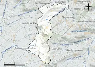 Carte en couleur présentant le réseau hydrographique de la commune