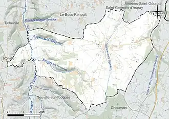 Carte en couleur présentant le réseau hydrographique de la commune