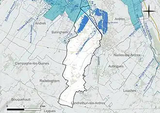 Carte en couleur présentant le réseau hydrographique de la commune