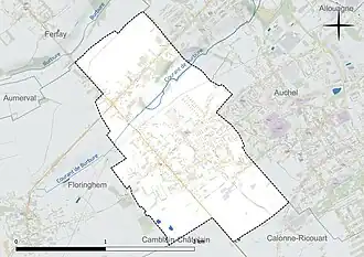 Carte en couleur présentant le réseau hydrographique de la commune