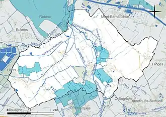 Carte en couleur présentant le réseau hydrographique de la commune