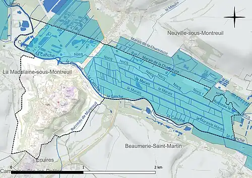 Carte en couleur présentant le réseau hydrographique de la commune