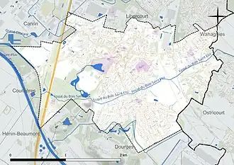 Carte en couleur présentant le réseau hydrographique de la commune