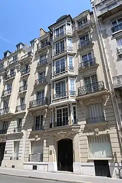 No&nbsp;62 : bow-windows.