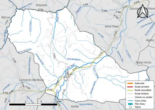 Carte en couleur présentant le réseau hydrographique de la commune