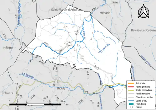 Carte en couleur présentant le réseau hydrographique de la commune