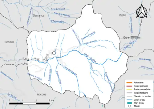 Carte en couleur présentant le réseau hydrographique de la commune