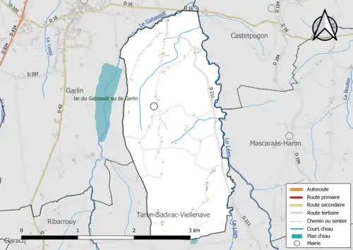 Carte en couleur présentant le réseau hydrographique de la commune