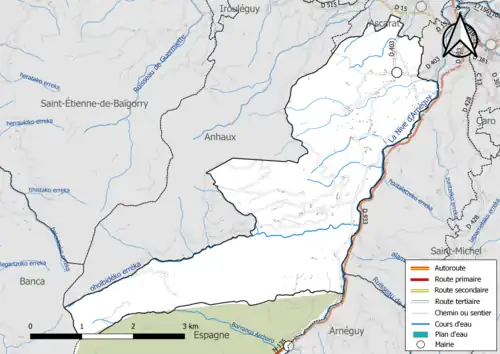 Carte en couleur présentant le réseau hydrographique de la commune