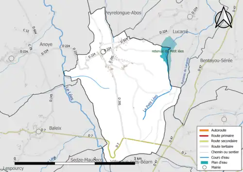 Carte en couleur présentant le réseau hydrographique de la commune