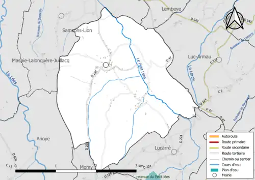 Carte en couleur présentant le réseau hydrographique de la commune