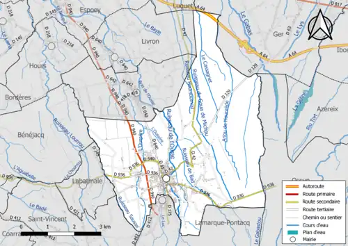 Carte en couleur présentant le réseau hydrographique de la commune