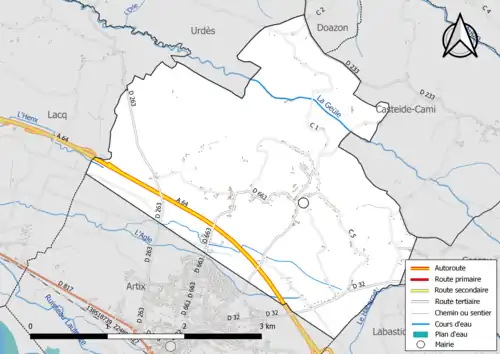 Carte en couleur présentant le réseau hydrographique de la commune